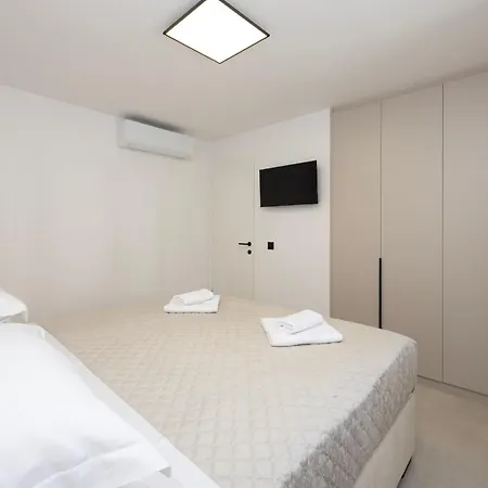 Holiday Home Jolive Каштела
