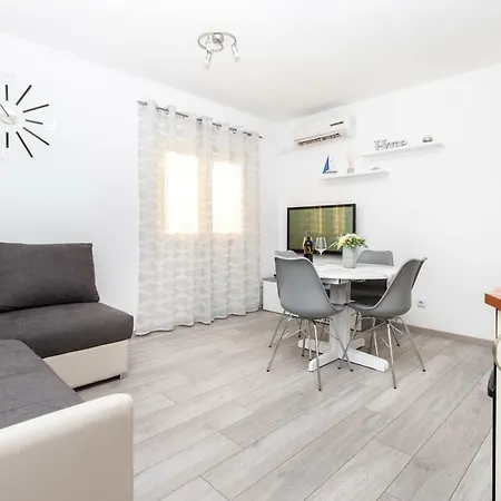 Apartman Topic Kastela