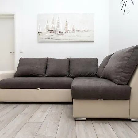 Apartman Topic