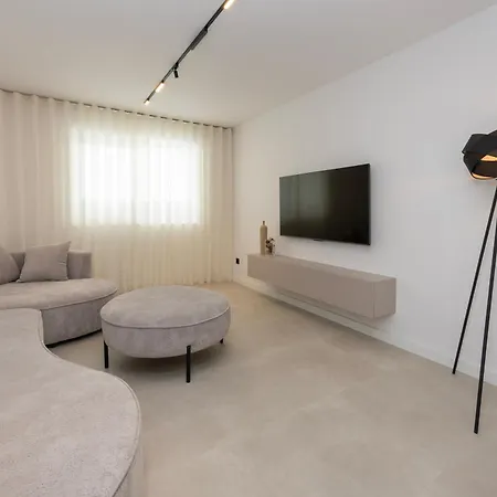 Holiday Home Jolive アパート